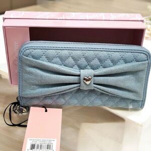 NWT Juicy Couture Large Quilted Zip Around Light Washed Blue Denim Bow Wallet